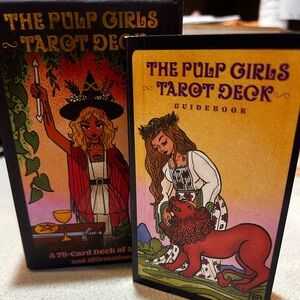 The Pulp Girls Tarot Deck